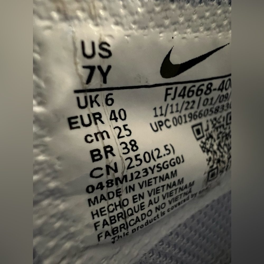 Nike Dunks - Picture 7 of 7